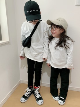 「キャップ×メガネ」｜「アイテム（チュニック）」を使った、RMRさん（キッズ・80cm）の春コーディネート