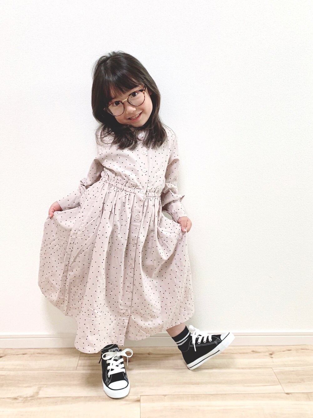 「キッズファッション、女の子コーデ、秋のコーデ、秋のカフェオレコーデ、ブランシェス、Branshes、5歳、ワンピース、水玉」｜「BRANSHESのドット柄長袖シャツワンピース（ワンピース、ベージュ系）」を使った、RMRさん（キッズ・90cm）の秋コーディネートの1枚目の写真