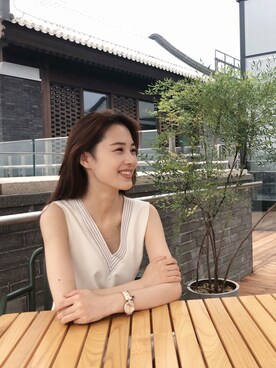 「アイテム（バングル/リストバンド）」を使った、神仙婕婕さん（レディース・165cm・20代）の秋コーディネート