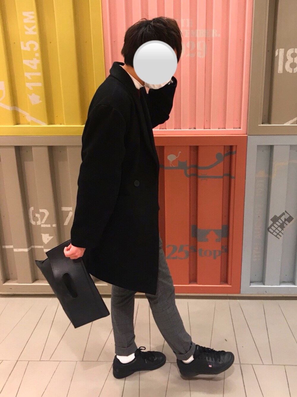 「URBAN RESEARCH、RAGEBLUE、ユニクロ、ZARA、tk.TAKEO KIKUCHI、reebok、冬コーデ」｜「URBAN RESEARCHのベルト付きオーバーサイズコート（その他アウター、ブラック系）」を使った、もーりーさん（メンズ・172cm）の冬コーディネートの1枚目の写真