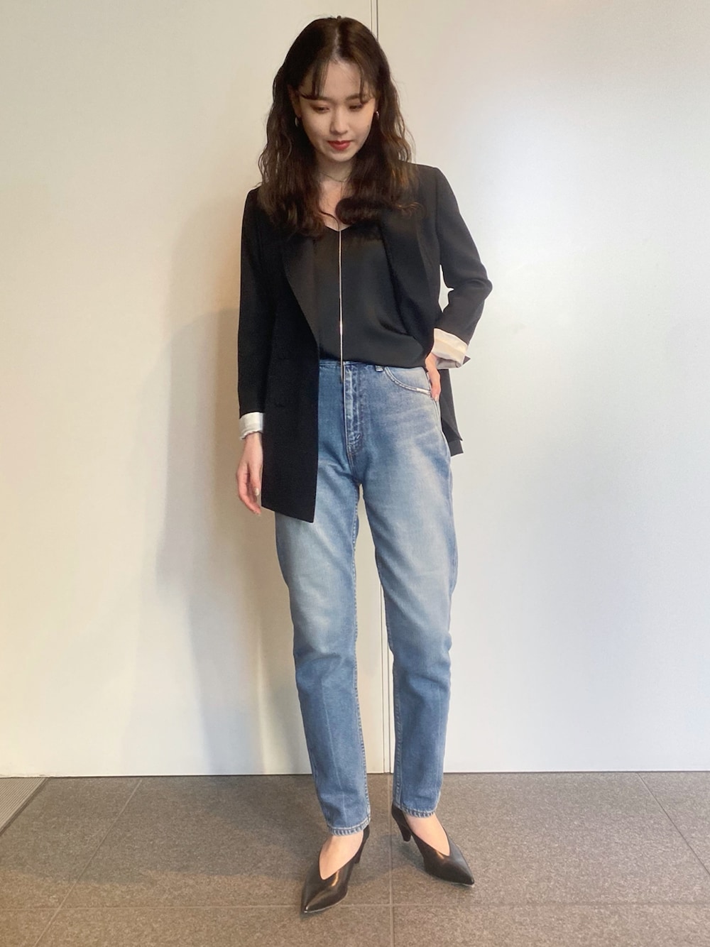 「大人カジュアル、ジャケット、デニム、春コーデ」｜「ChaosのGLｵﾝｿﾝﾀﾞﾌﾞﾙJK（テーラードジャケット、ブラック系）」を使った、chaos_mihoさん（レディース・162cm）の春コーディネートの1枚目の写真