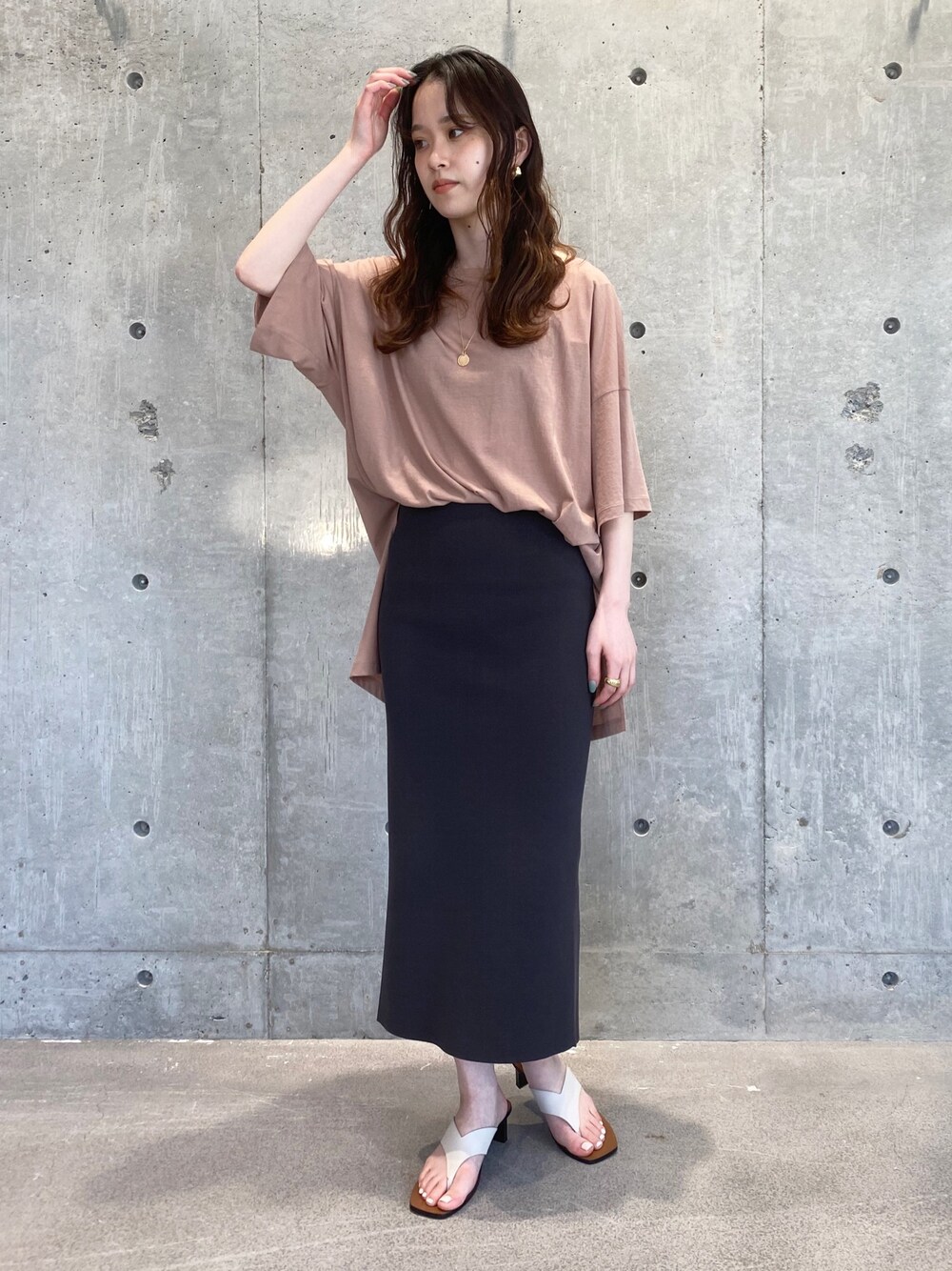 「Chaosの【WEB先行予約】ソフィールツイストオーバーT（Tシャツ/カットソー、ピンク系）」を使った、chaos_mihoさん（レディース・162cm）の春コーディネートの1枚目の写真