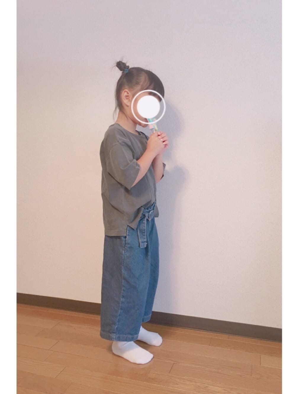 「5歳、女の子コーデ、ボーイッシュコーデ、姉弟コーデ」｜「GLOBAL WORKの【キッズ】ワンショルフウピグメントプルオーバー/847530（Tシャツ/カットソー、グレー系）」を使った、®︎etasさん（キッズ・110cm）の秋コーディネートの1枚目の写真