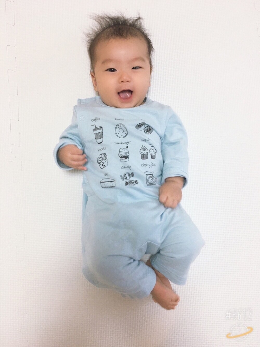 「赤ちゃん、赤ちゃんコーデ、ロンパース、生後4ヶ月、BeBe、男の子」｜「BeBeのアイテム（ロンパース、ブルー系）」を使った、®︎etasさん（キッズ・70cm）の秋コーディネートの1枚目の写真