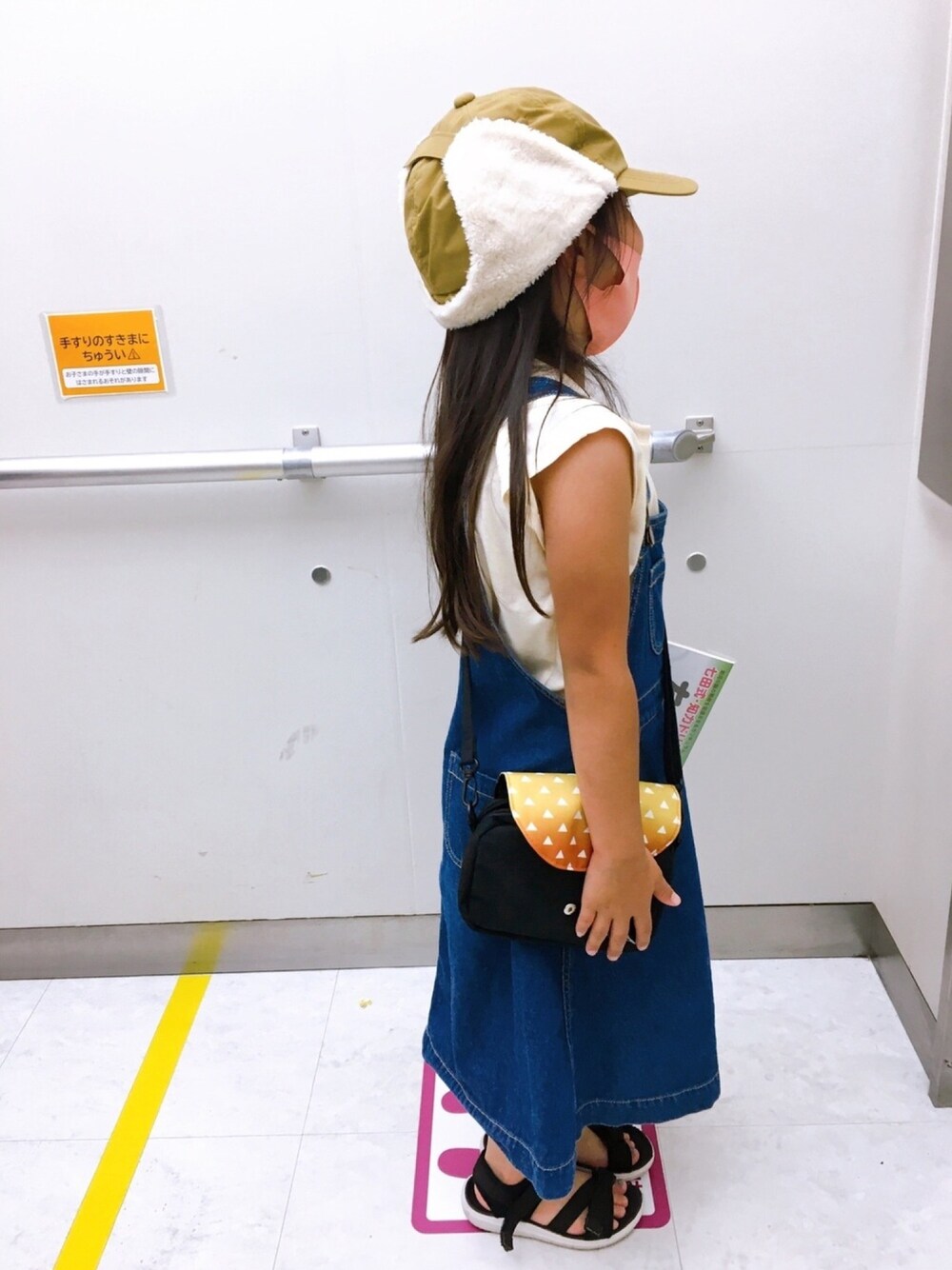 「休日スタイル、デニムスカート、女の子、秋のマイ旬スタイル、ボアキャップ、女の子コーデ、おしゃれさんと繋がりたい」｜「BRANSHESのナイロンフライトボアキャップ（キャップ、ベージュ系）」を使った、®︎etasさん（キッズ・110cm）の秋コーディネートの1枚目の写真