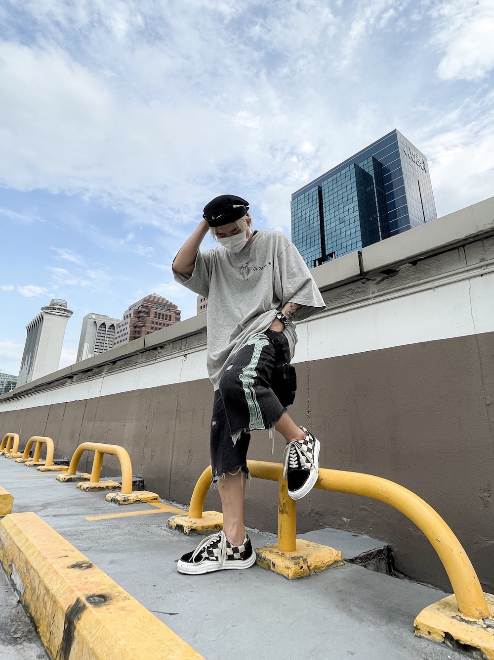 「ootd」｜「NIKEのアイテム（ハンチング/ベレー帽、ブラック系）」を使った、Chai Ericさん（メンズ・174cm）の春コーディネートの1枚目の写真