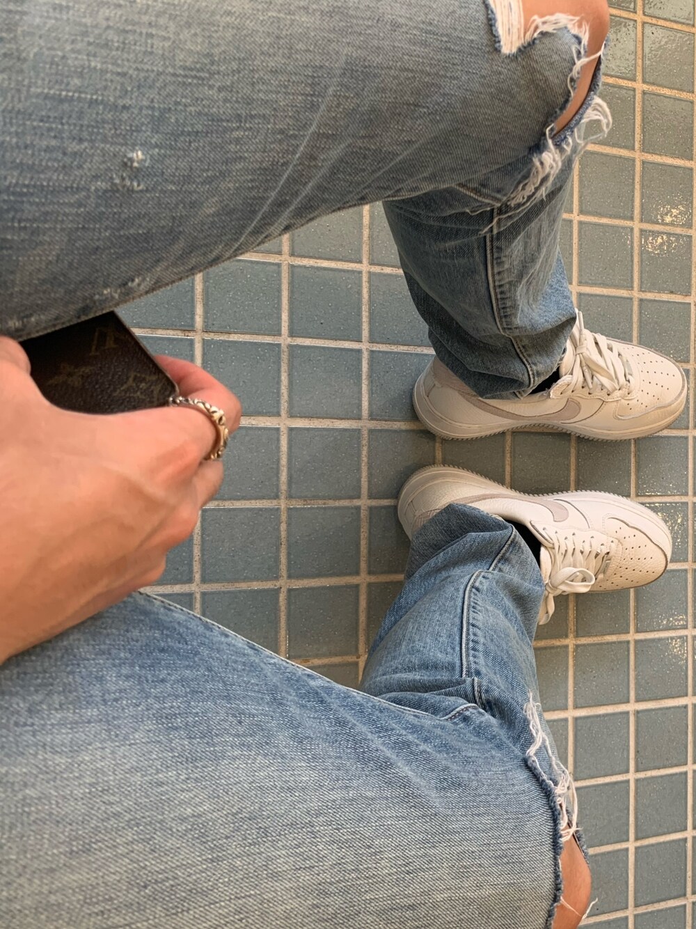「Levi'sのアイテム（デニムパンツ、ブルー系）」を使った、タクヤさん（メンズ・170cm）の秋コーディネートの1枚目の写真