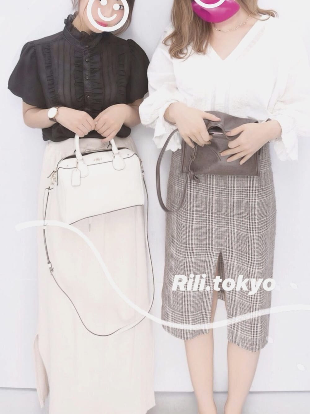 「黒ブラウス、nice claup、ナイスクラップ、サーマルスカート、ガーリーコーデ、rili_tokyo、プリント倶楽部」｜「母のお古🤭のアイテム（シャツ/ブラウス、ブラック系）」を使った、할さん（レディース・157cm）の秋コーディネートの1枚目の写真
