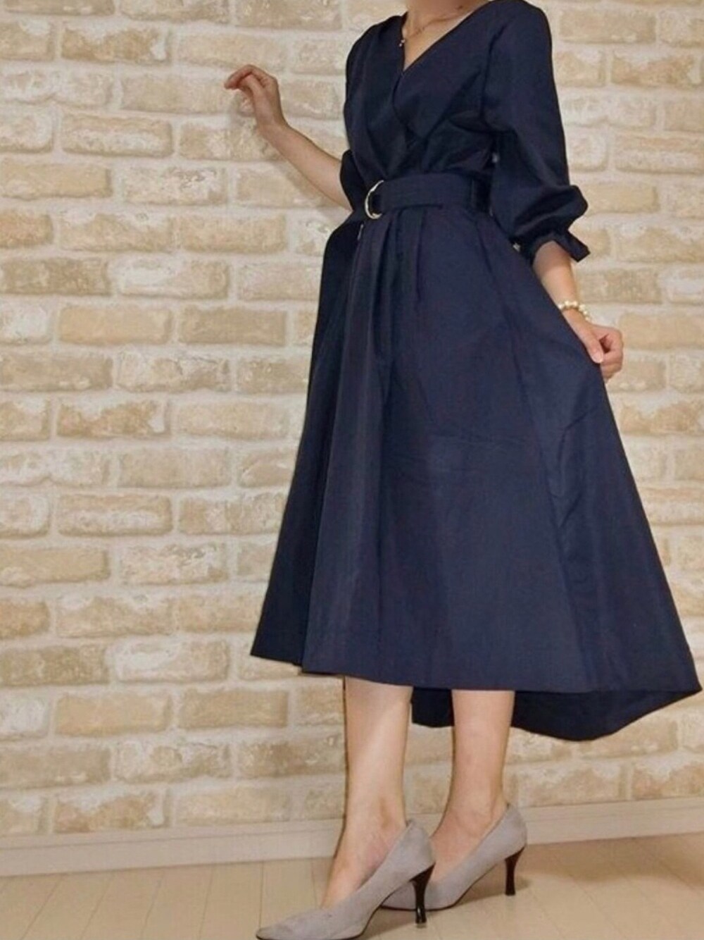 「秋、ワンピース、秋服、ママコーデ、大人コーデ、ネイビー、ootd、オトナカジュアル、プチプラ」｜「natural coutureのカシュクール共ベルトワンピース（ワンピース、ブルー系）」を使った、優姫さん（レディース・155cm）の秋コーディネートの1枚目の写真