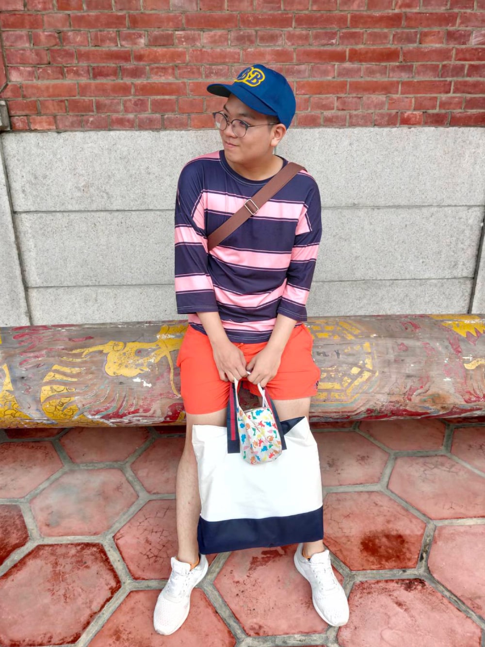 「adidas、Adidas NEO、TOMMY HILFIGER、MIZUNO、Taiwan、ootd」｜「adidasのアイテム（パンツ、オレンジ系）」を使った、Maxさん（メンズ・173cm）の夏コーディネートの1枚目の写真