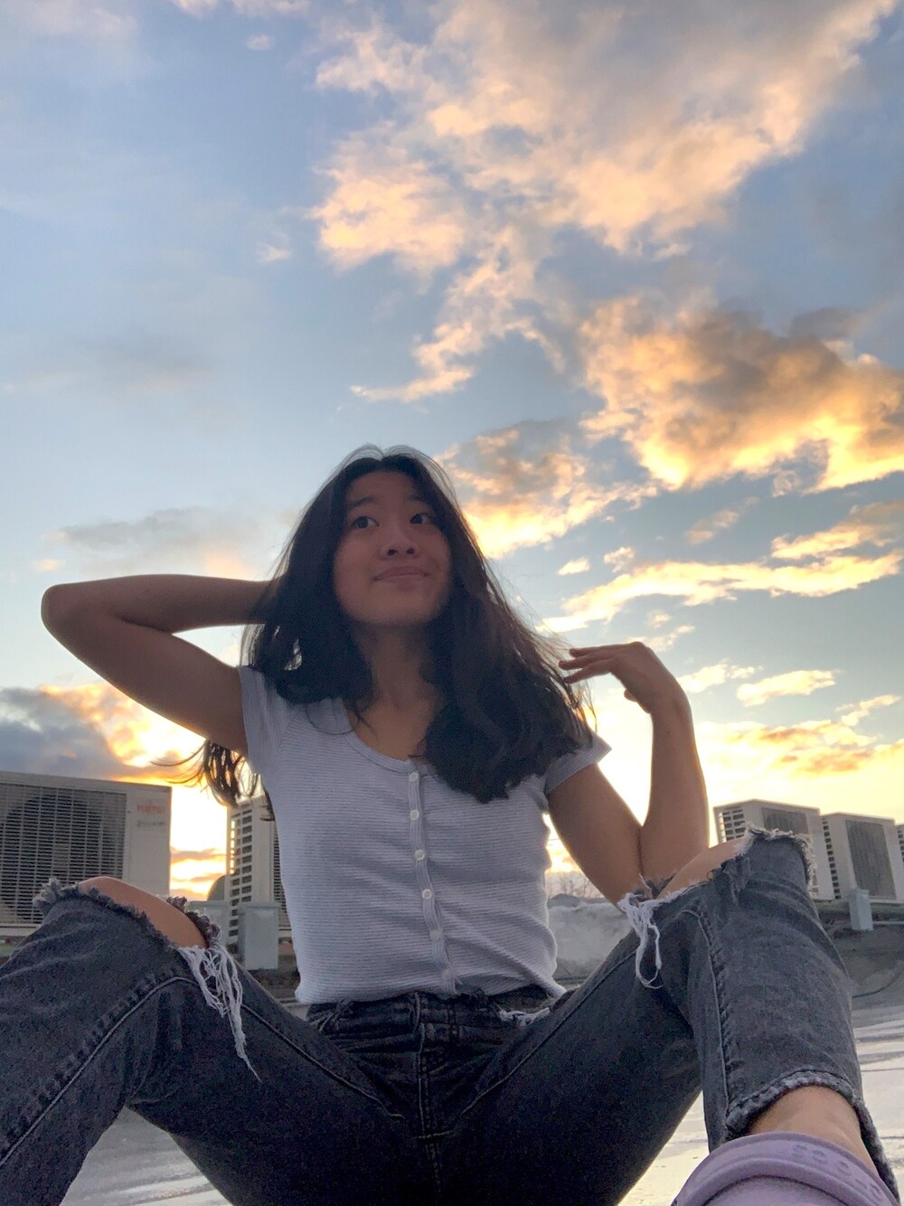 「summer、girl、brandymelville、Urbanoutfitters、Cute、japanese、Corona、quarantine、black、grey」｜「Brandy Melvilleのアイテム（シャツ/ブラウス、グレー系）」を使った、Ayana.cocoさん（キッズ・155cm）の夏コーディネートの1枚目の写真