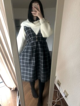 「axes femme（アクシーズファム）のアイテム（ジャンパースカート）」を使った、龙瑜さん（レディース・156cm）の冬コーディネート