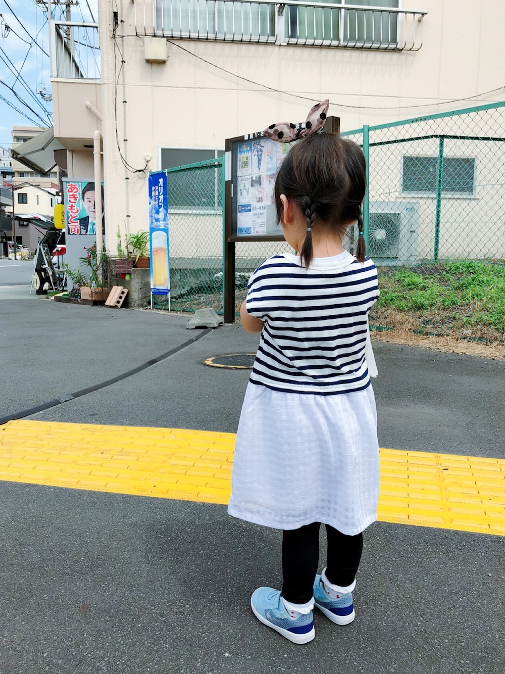 「UNIQLOのアイテム（パンツ、ブラック系）」を使った、Mioみお 120cmさん（キッズ・90cm）の夏コーディネートの1枚目の写真