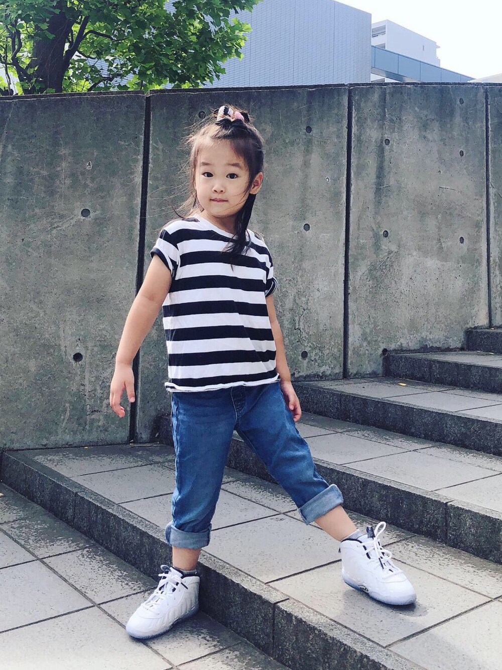 「kids、スポーツサンダル」｜「UNIQLOのアイテム（Tシャツ/カットソー、ブラック系）」を使った、Mioみお 120cmさん（キッズ・92cm）の夏コーディネートの1枚目の写真