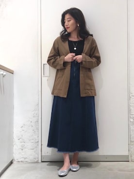 「シルバー」｜「アイテム（ノーカラージャケット）」を使った、mahoさん（レディース・161cm）の春コーディネート
