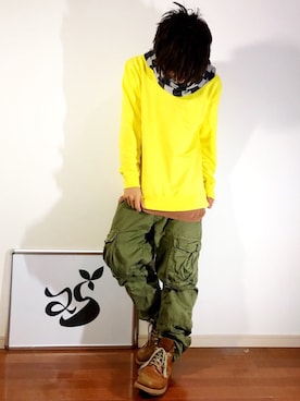 「イエロー」｜「アイテム（スウェット）」を使った、25takaさん（メンズ・172cm）の秋コーディネート