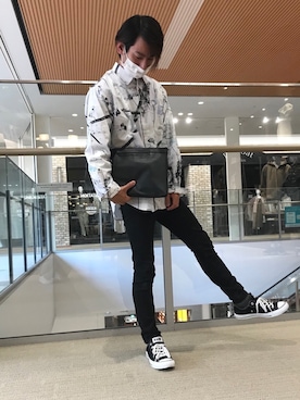「アイテム（クラッチバッグ）」を使った、tomoさん（メンズ・169cm）の秋コーディネート
