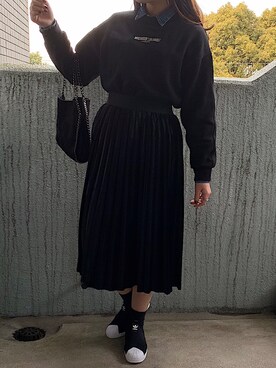 minamiさんの「ウエストゴムベロアプリーツスカート」を使ったコーディネート
