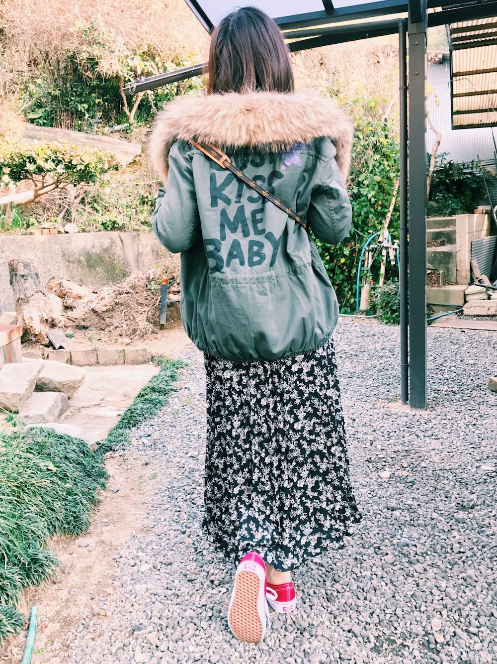 「ミリタリージャケット、梨花、ロングスカート、花柄、春コーデ、オーセンティック、VANS」｜「MERCURYDUOのアイテム（ミリタリージャケット、グリーン系）」を使った、ゆうこさん（レディース・160cm）の冬コーディネートの1枚目の写真