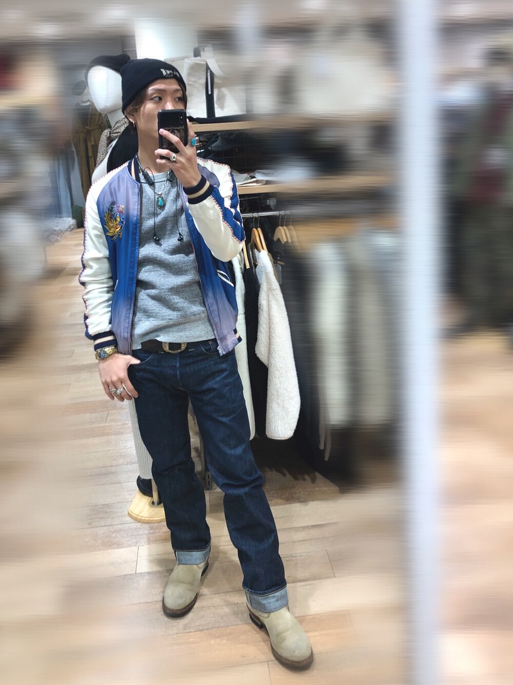 「カジュアルコーデ、秋、スカジャン、デニム、スウェット、アメカジ、大人カジュアル、rrl、テーラー東洋、RED WING」｜「usedのThe VIPER room （ニットキャップ/ビーニー、ブラック系）」を使った、Jackさん（メンズ・171cm）の秋コーディネートの1枚目の写真