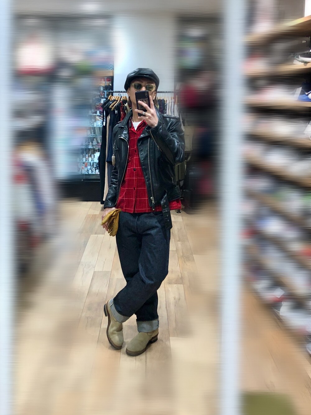 「大人カジュアル、アメカジ、秋冬コーデ、赤、ライダース、SCHOTT、Levi's、TENDERLOIN、デニム、レザージャケット」｜「schottの＜Schott(ショット)＞ ONE STAR RDS/ライダースジャケット（ライダースジャケット、ブラック系）」を使った、Jackさん（メンズ・171cm）の冬コーディネートの1枚目の写真