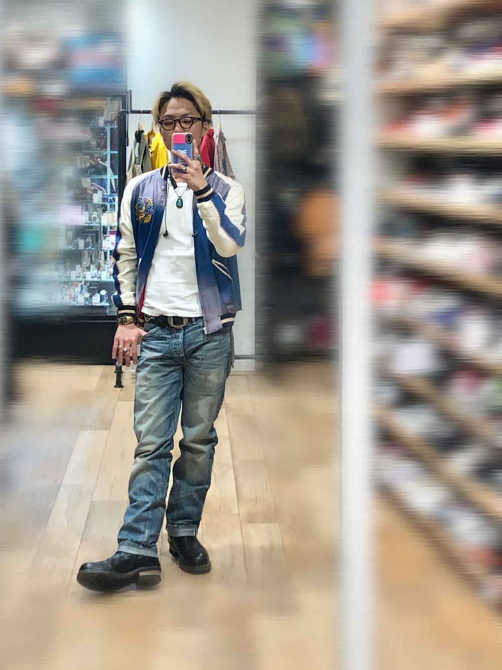 「スカジャン、春コーデ、アメカジ、テーラー東洋、rrl、ハリウッドランチマーケット、エンジニアブーツ、RED WING、デニムパンツ、ヴィンテージ」｜「TAILOR TOYOのRoaring Tiger×Landscape Aging model（スカジャン、ブルー系）」を使った、Jackさん（メンズ・171cm）の春コーディネートの1枚目の写真