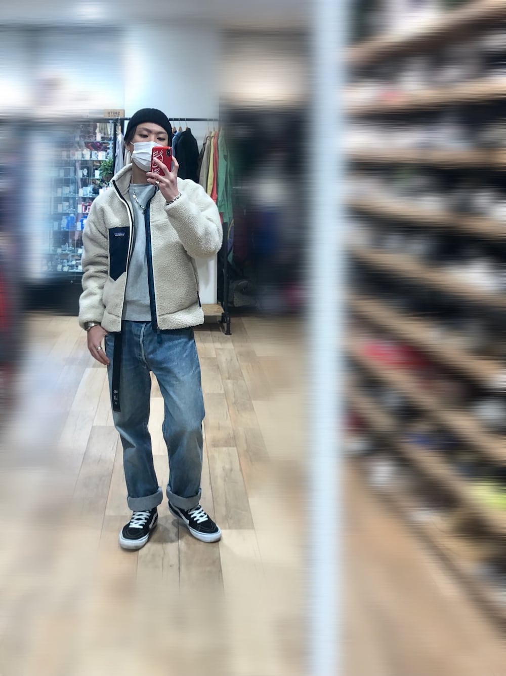 「フリース、レトロX、patagonia、アメカジ、Champion、スウェット、リーバイス、古着MIX、VANS、カジュアルコーデ」｜「patagoniaのWEB限定 patagonia/パタゴニア メンズ・クラシック・レトロX・ジャケット（ブルゾン、ホワイト系）」を使った、Jackさん（メンズ・171cm）の冬コーディネートの1枚目の写真