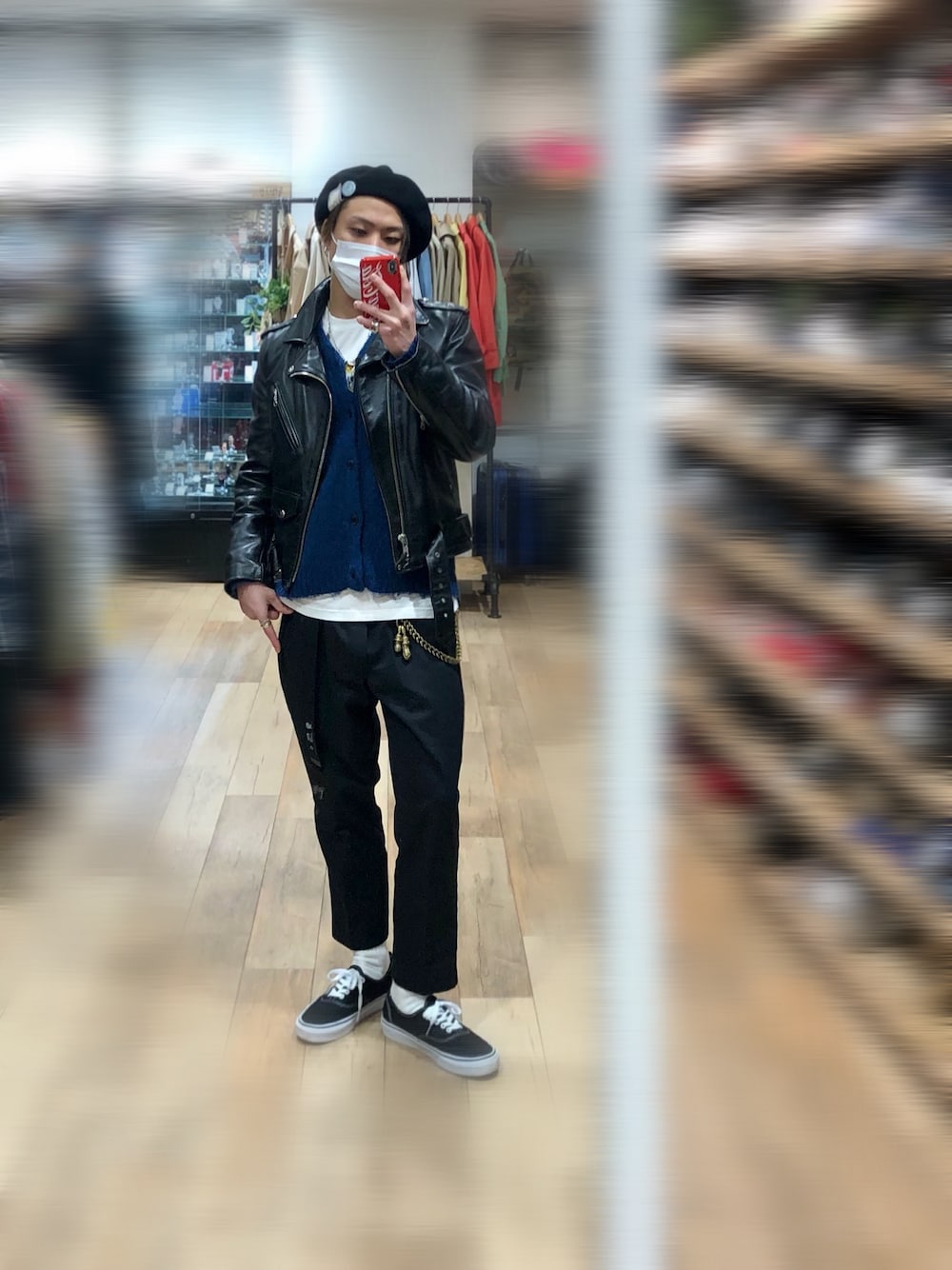 「大人カジュアル、モヘアニット、レイヤードスタイル、ブラック、ライダースジャケット、ベレー帽、SCHOTT、Dickies、VANS、オーセンティック」｜「schottの＜Schott(ショット)＞ ONE STAR RDS/ライダースジャケット（ライダースジャケット、ブラック系）」を使った、Jackさん（メンズ・171cm）の冬コーディネートの1枚目の写真