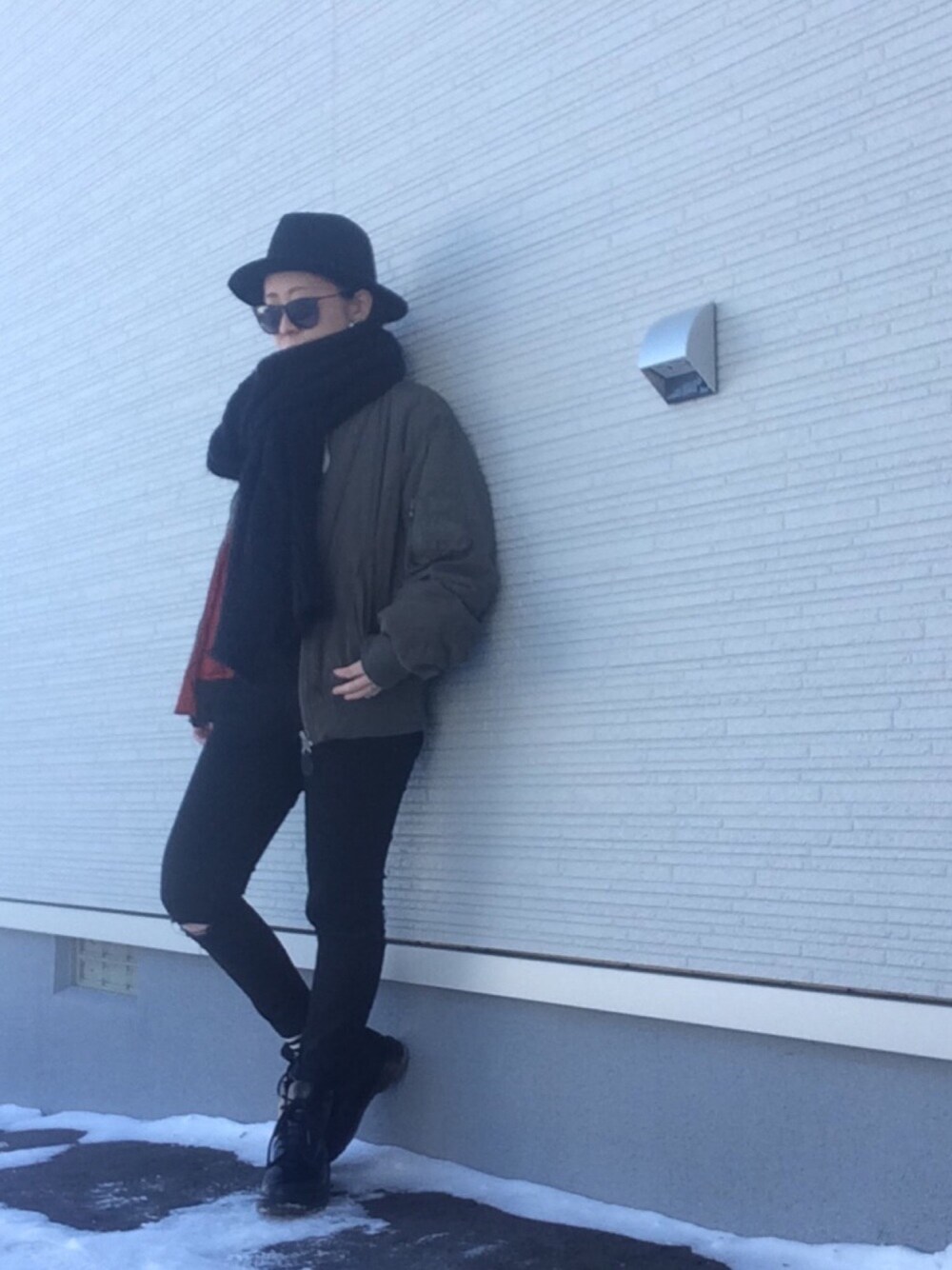 「MA-1、ハット、Dr.Martens、ママコーデ、マフラー、ZARA、ザラジョ」｜「DHOLICのアイテム（ジャケット/アウター、グリーン系）」を使った、Satomi.Kさん（レディース・147cm）の冬コーディネートの1枚目の写真
