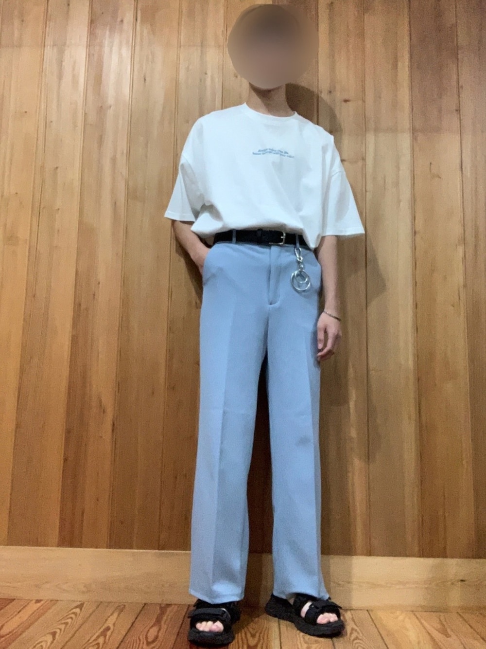 「水色×白、夏コーデ、GUコーデ、カットソーカラースラックス、水色パンツ、kutir、タックイン、低身長コーデ、あつぞこサンダル、プチプラコーデ」｜りくとさん（メンズ・165cm）の春コーディネートの1枚目の写真