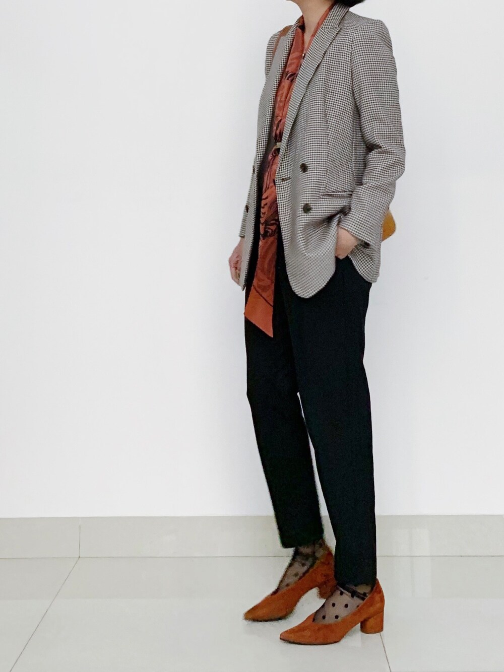 「madewellのWomen's Madewell Rivka Pointy Toe Pump（パンプス、ブラウン系）」を使った、YUKIさん（レディース・166cm）の秋コーディネートの1枚目の写真