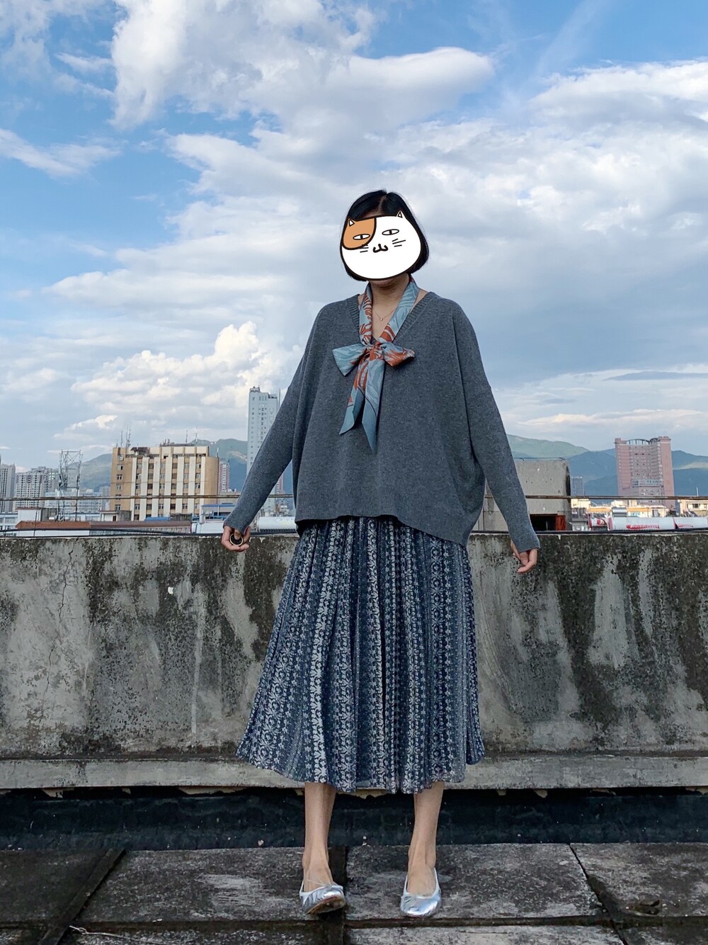 「E.PORSELLIの[PORSELLI]バレエシューズ（バレエシューズ、シルバー系）」を使った、YUKIさん（レディース・166cm）の秋コーディネートの1枚目の写真