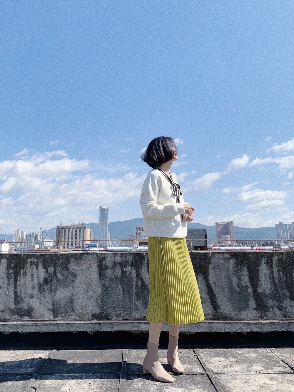 「qhsのアイテム（ニット/セーター、ホワイト系）」を使った、YUKIさん（レディース・166cm）の秋コーディネートの1枚目の写真