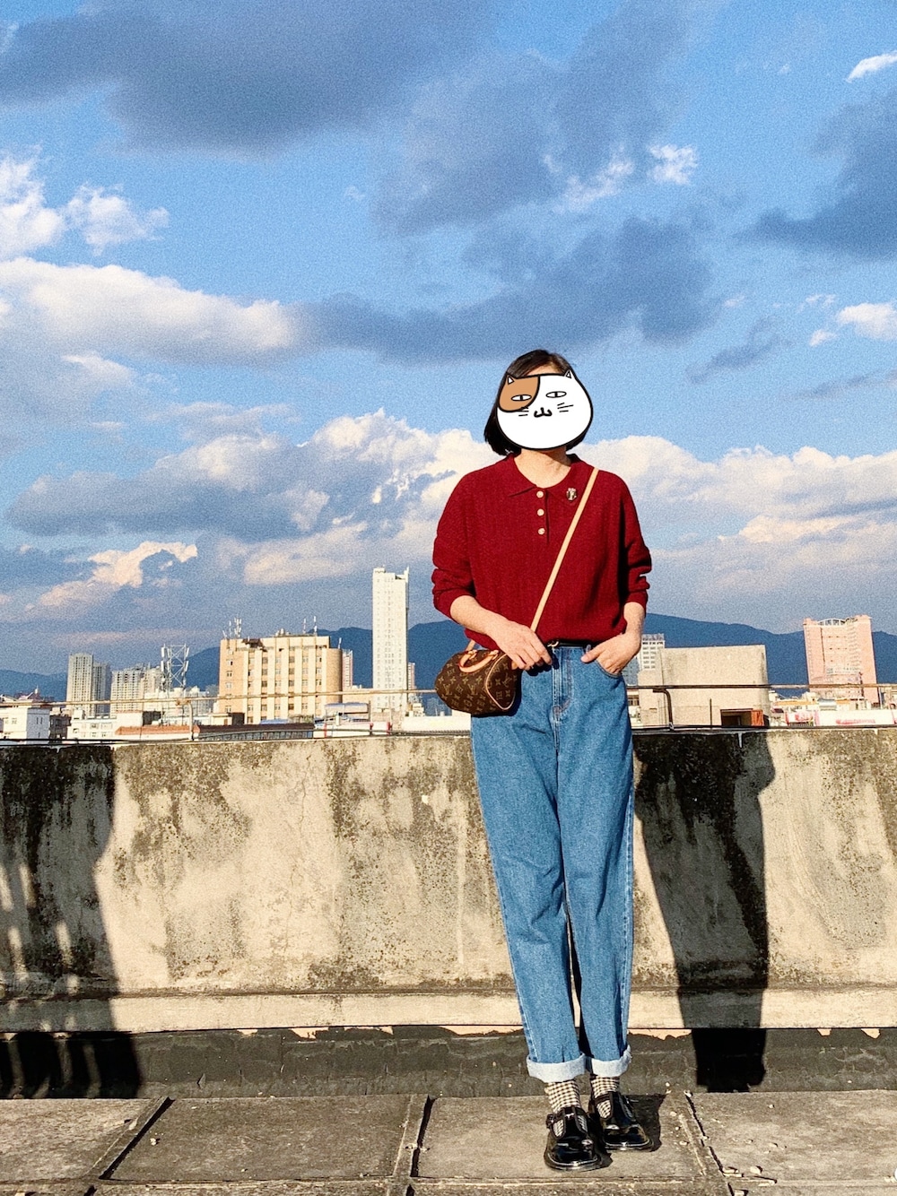 「三所vintageのアイテム（デニムパンツ、ブルー系）」を使った、YUKIさん（レディース・166cm）の秋コーディネートの1枚目の写真