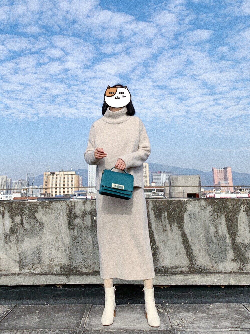 「ZAC VARGASのアイテム（バッグ、グリーン系）」を使った、YUKIさん（レディース・166cm）の冬コーディネートの1枚目の写真