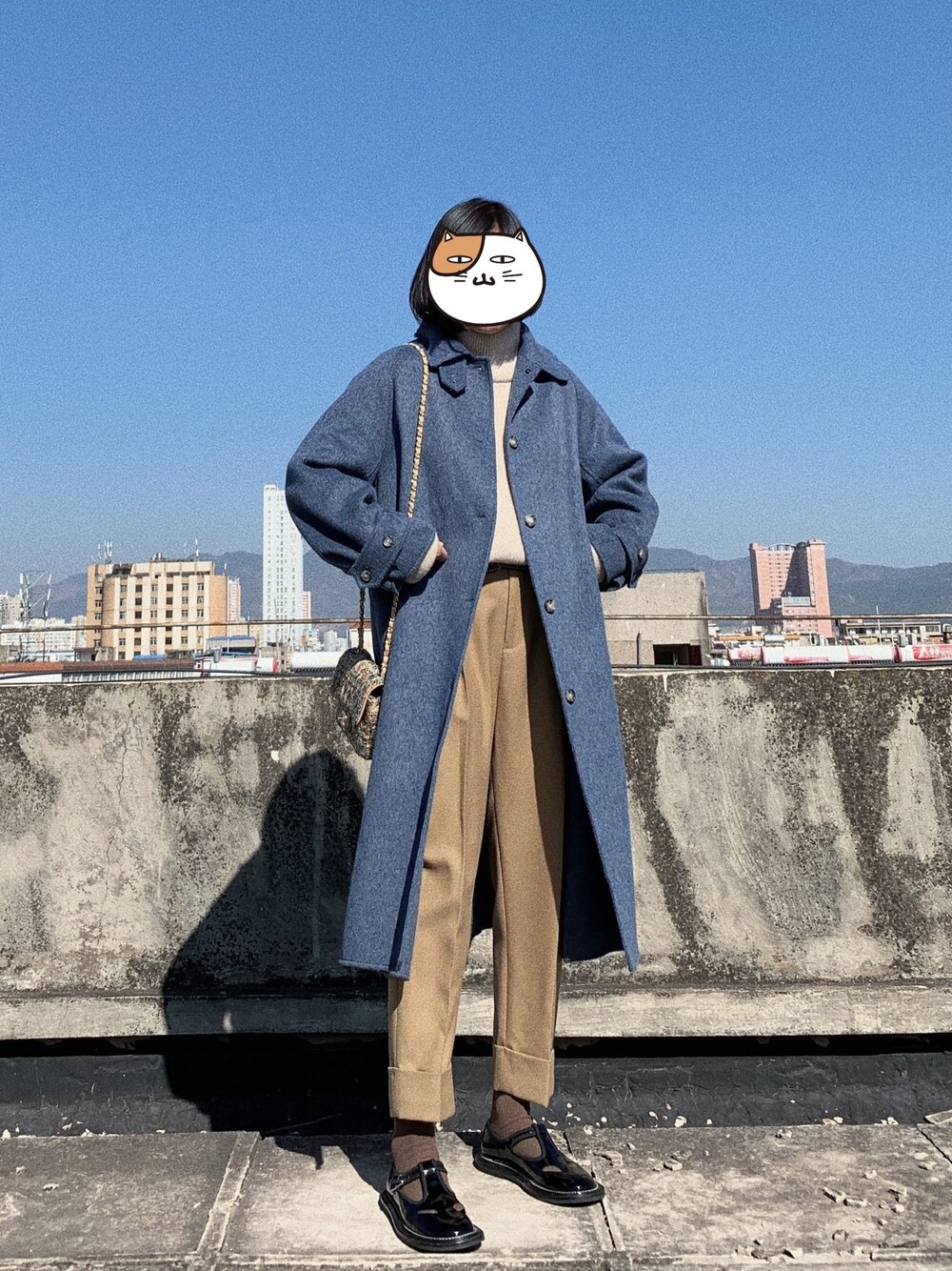 「鞋魔のアイテム（シューズ、ブラック系）」を使った、YUKIさん（レディース・166cm）の冬コーディネートの1枚目の写真