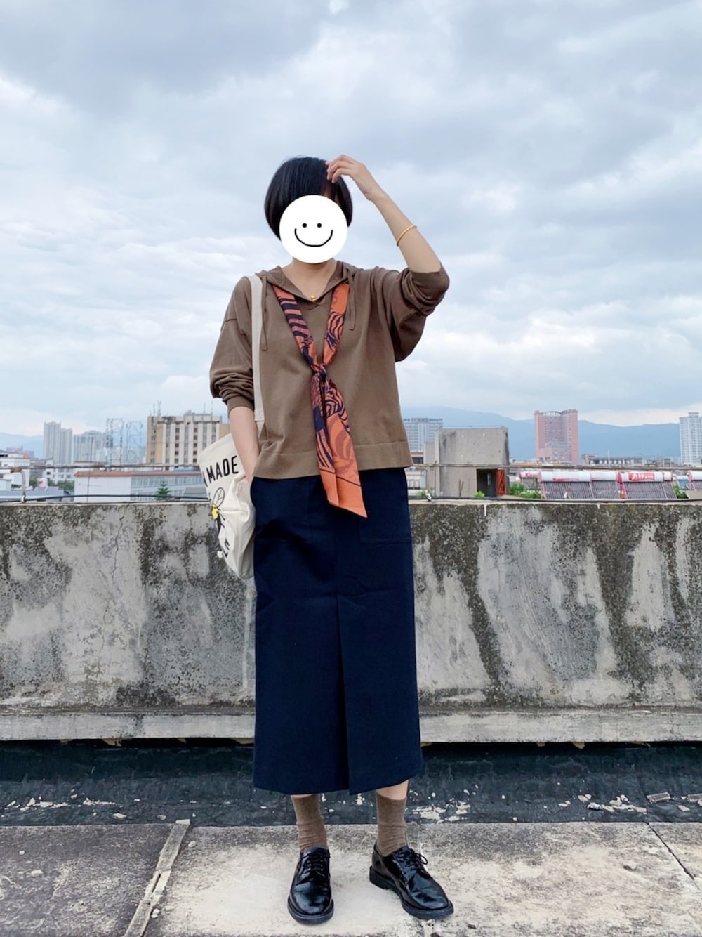 「ootd、街头搭配、休闲、日系极简、基础款、盐系风格、通勤穿搭」｜「人类制造のアイテム（ショルダーバッグ、ホワイト系）」を使った、YUKIさん（レディース・166cm）の秋コーディネートの1枚目の写真