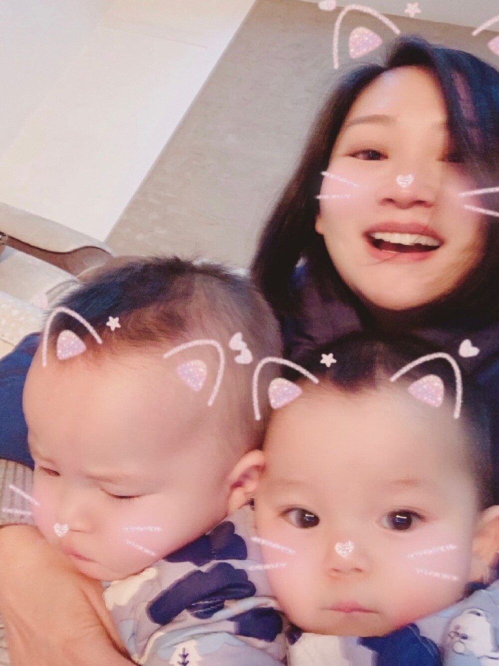 「👩‍👦‍👦のアイテム（ママ＆ベビー、ホワイト系）」を使った、YUKIさん（レディース・166cm）の秋コーディネートの1枚目の写真