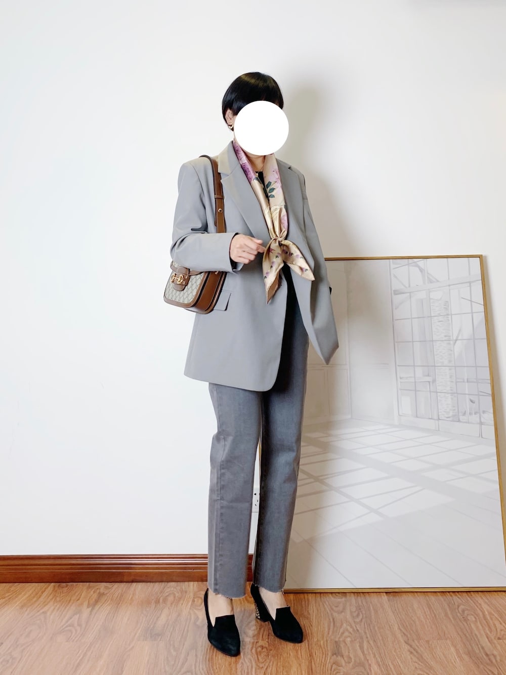 「GUCCIのGucci 1955 Morsetto GG Supreme Horsebit Shoulder Bag（ショルダーバッグ、ブラウン系）」を使った、YUKIさん（レディース・166cm）の秋コーディネートの1枚目の写真