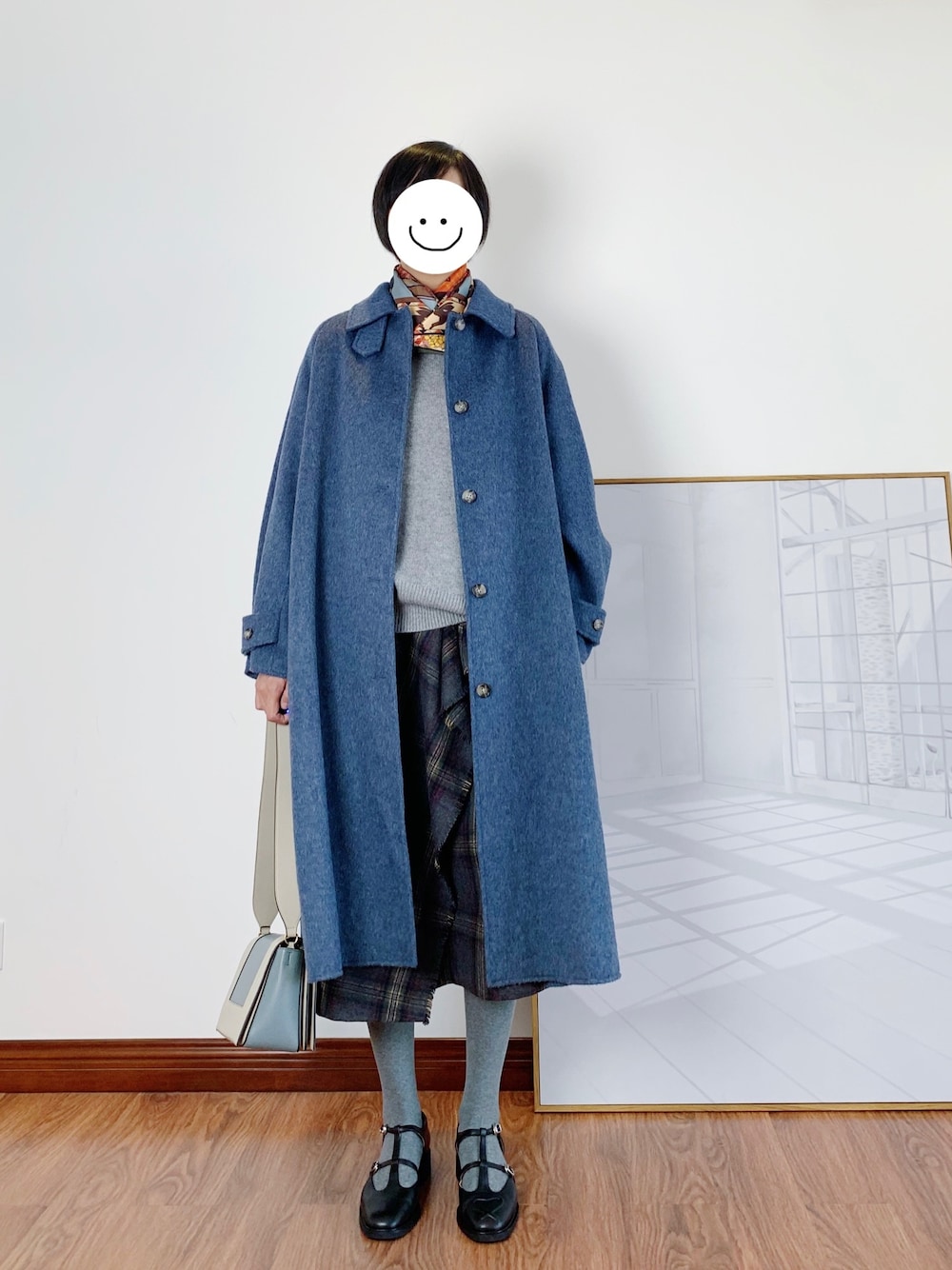 「ootd、休闲、日系极简、oversize、女人味、基础款、通勤穿搭」｜「CELINEのアイテム（バッグ、ブルー系）」を使った、YUKIさん（レディース・166cm）の秋コーディネートの1枚目の写真