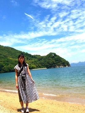 「海」｜「アイテム（シャツワンピース）」を使った、なななさん（レディース・164cm）の夏コーディネート