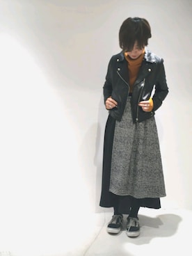 「マスタード」｜「アイテム（ライダースジャケット）」を使った、MATSUDAさん（レディース・156cm）の秋コーディネート