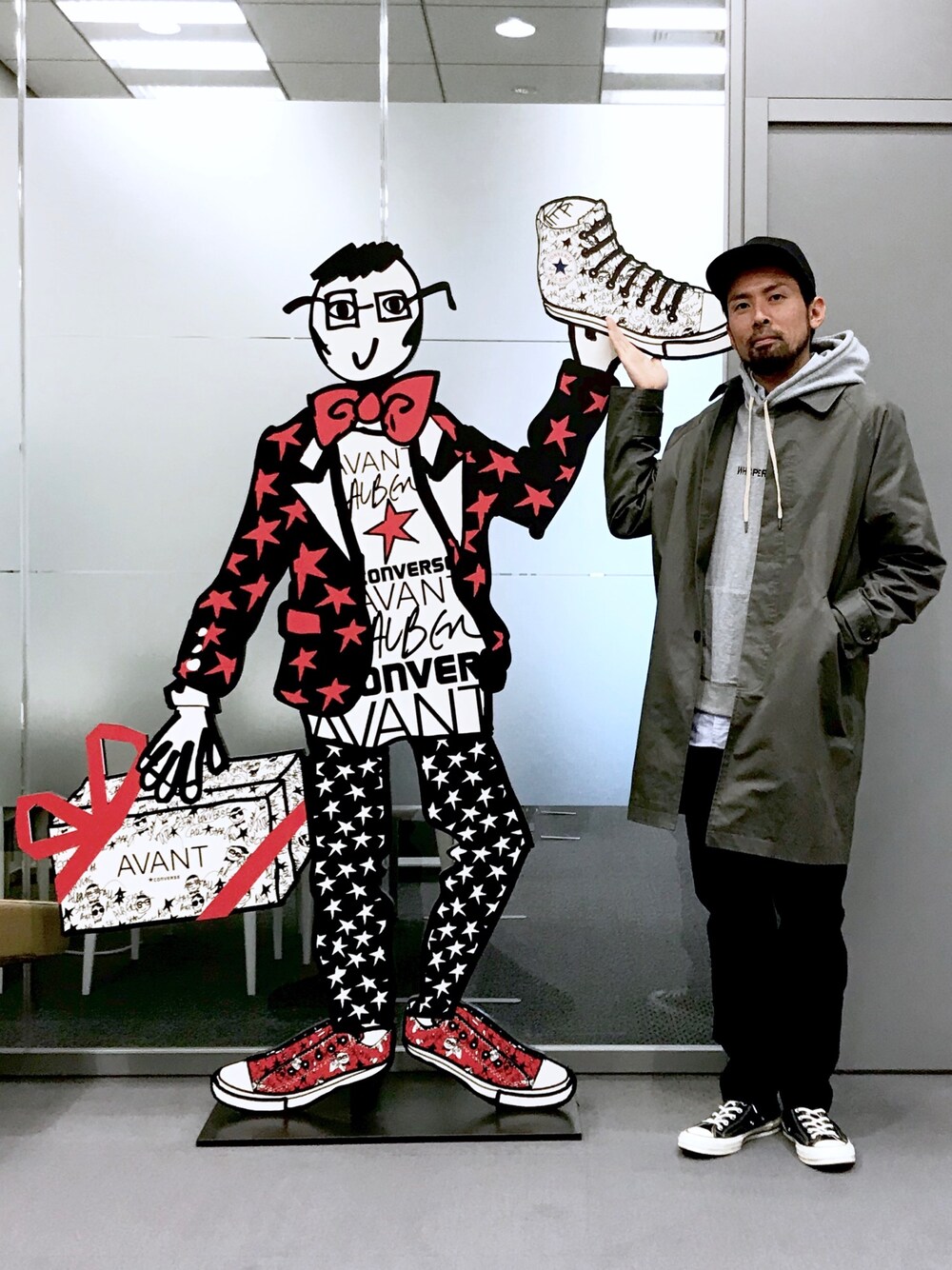 「コンバース、converse、チャックテイラー、CT70s、大人カジュアル、シンプルコーデ、ビッグシルエット、おしゃれさんと繋がりたい、お洒落さんとつながりたい、スニーカー」｜「Melan Cleugeのアイテム（ステンカラーコート、グリーン系）」を使った、shuhei nakamuraさん（メンズ・171cm）の秋コーディネートの1枚目の写真
