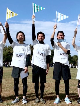 「ランニングシューズ」｜「アイテム（スニーカー、グリーン系）」を使った、shuhei nakamuraさん（メンズ・171cm）の秋コーディネート