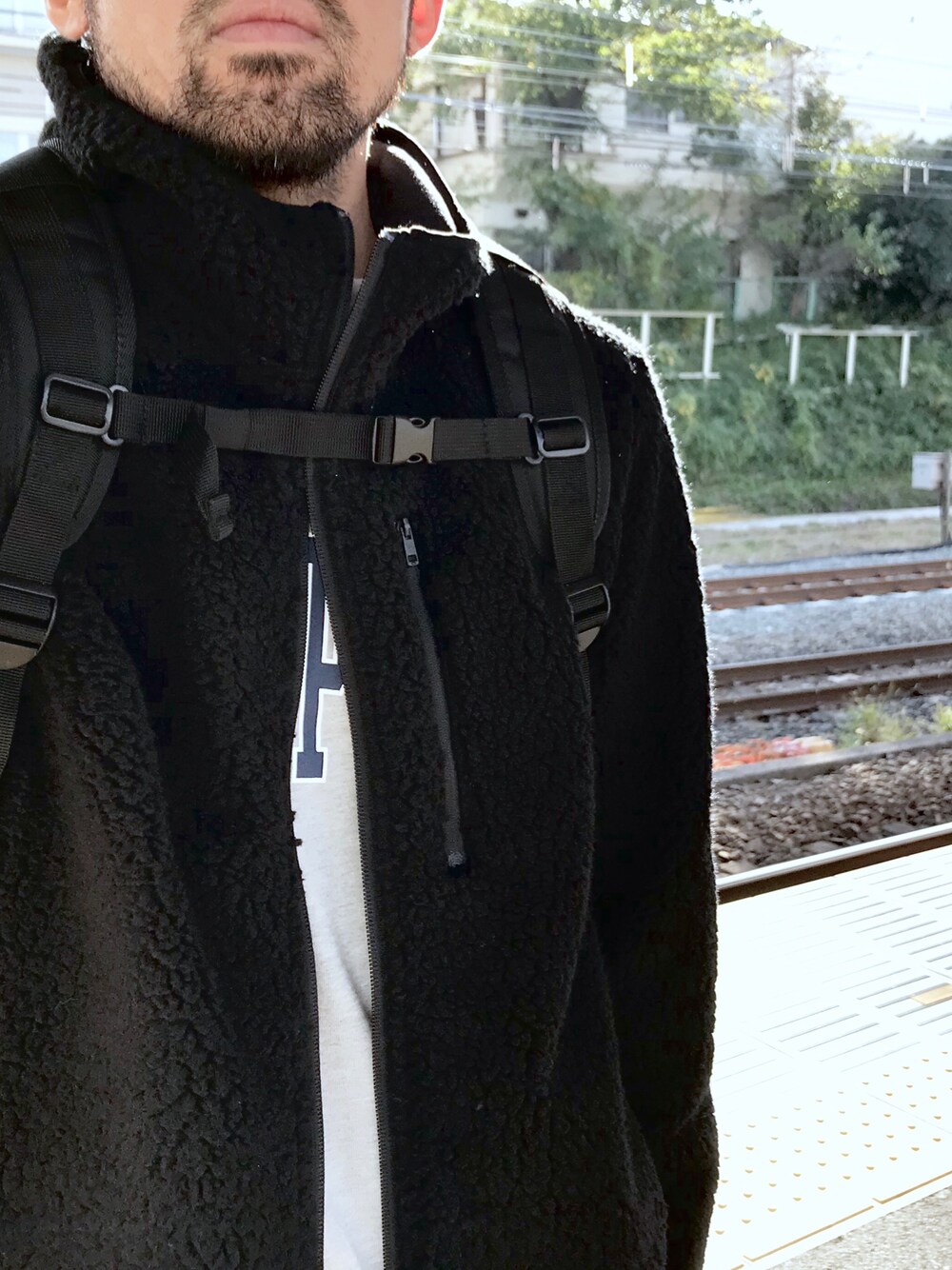 「シンプルコーデ、休日スタイル、お洒落さんとつながりたい、ootd、冬コーデ、カジュアルコーデ、ブラック、ユニクロ、ワークマン、ワントーンコーデ」｜「UNIQLOのアイテム（ブルゾン、ブラック系）」を使った、shuhei nakamuraさん（メンズ・171cm）の秋コーディネートの1枚目の写真