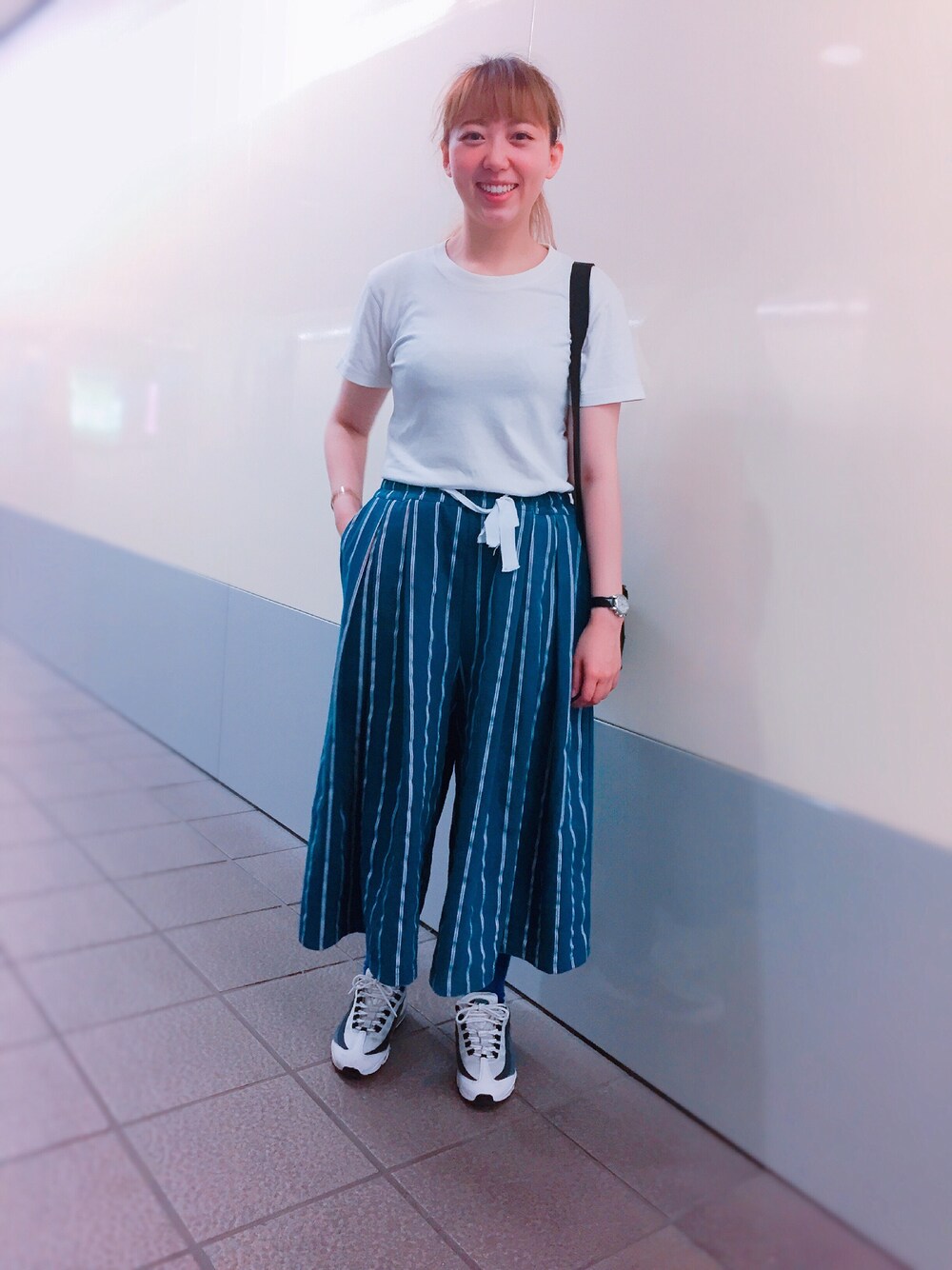 「Planet、OG、blue、simple、outfit、寬褲、summer」｜「planetのアイテム（その他パンツ、ブルー系）」を使った、cocoさん（レディース・163cm）の夏コーディネートの1枚目の写真