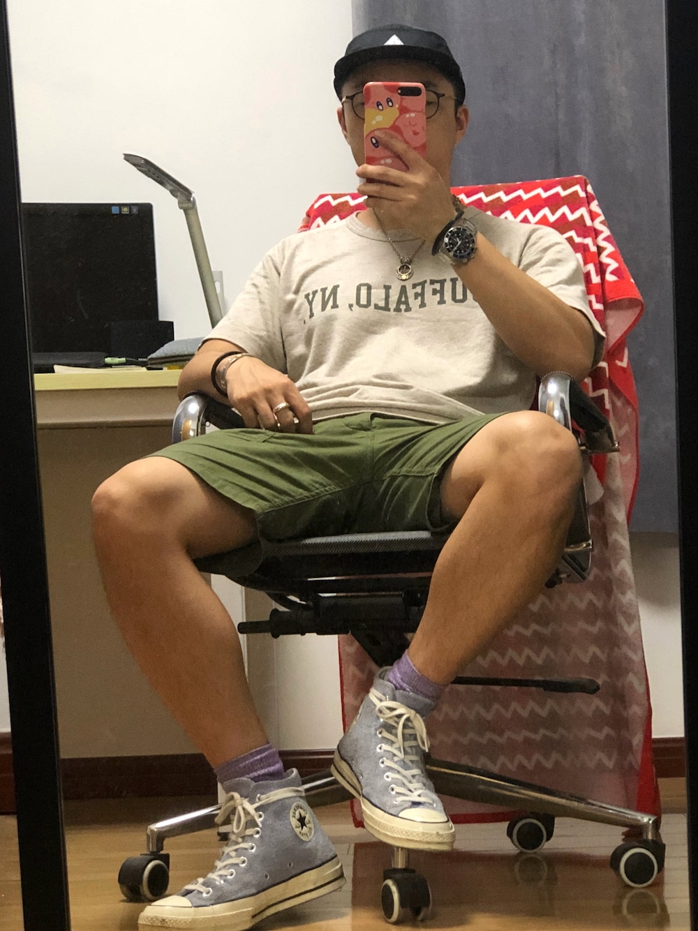 「FULLCOUNTのアイテム（カーゴパンツ、グリーン系）」を使った、板头爸爸さん（メンズ・175cm）の夏コーディネートの1枚目の写真