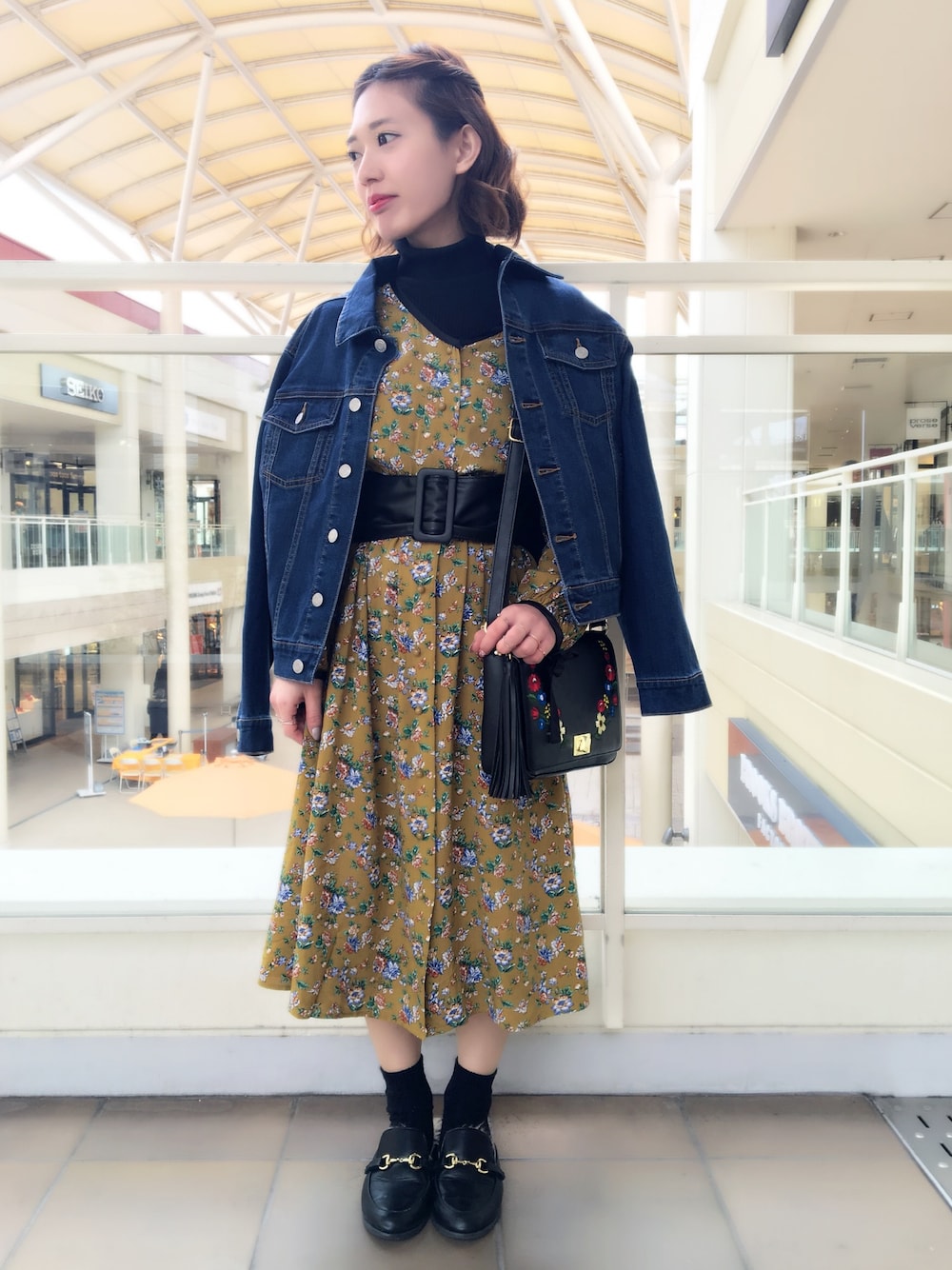 「大人カジュアル、denim、はるコーデ、ワンピース、春コーデ、WEGO、サッシュベルト、ハイネックニット、大人コーデ、花柄」｜「WEGOのWEGO/ライクラデニムGジャン（デニムジャケット、ブルー系）」を使った、asamiiさん（レディース・148cm）の冬コーディネートの1枚目の写真