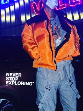 「THE NORTH FACE（ザノースフェイス）のアイテム（ジャケット/アウター、オレンジ系）」を使った、よっしーさん（メンズ）の冬コーディネート