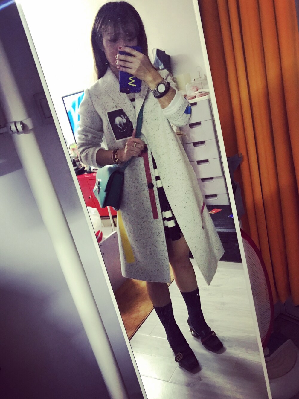 「GUCCIのアイテム（パンプス、ブラック系）」を使った、Somnus_daiさん（レディース・160cm）の秋コーディネートの1枚目の写真